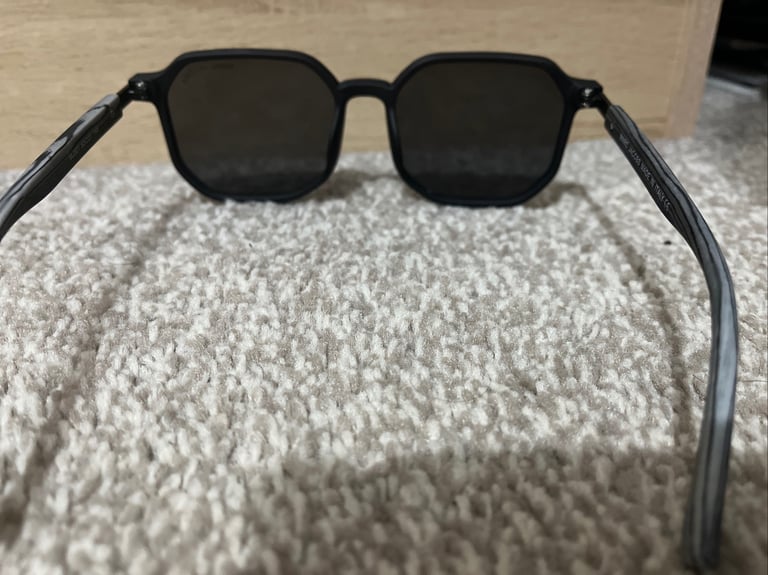 Marc Jacob’s sunglasses brand new condition 