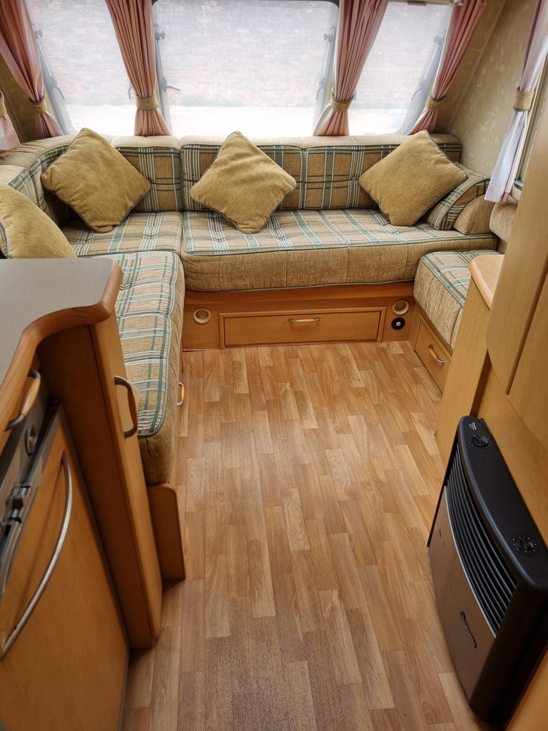 Abbey safari fixed bed excellent condition 