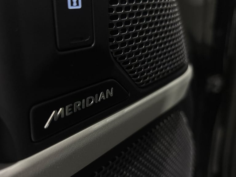 2023 Land Rover Defender 3.0 D250 MHEV SE Hard Top SUV 5dr Diesel Auto 4WD MWB Euro 6 (s/s) (250 ...