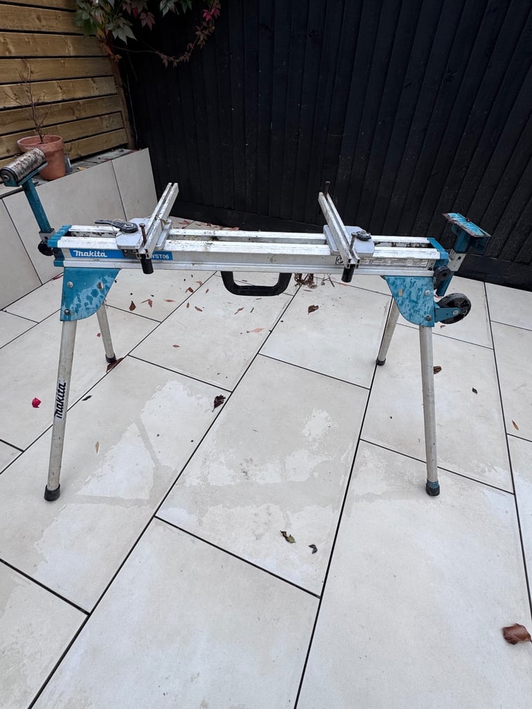 Makita Chop Saw & Stand 