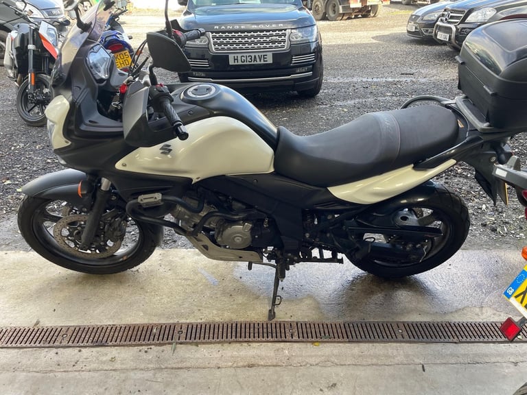 2013 - SUZUKI 650 AL2 - V STROM 650 - ONLY 14K MILES - DL650 - FSH - ABS