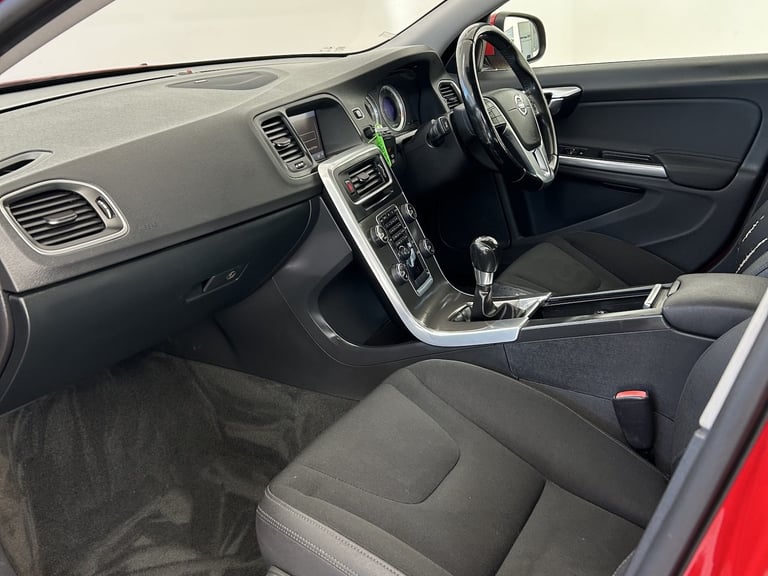 VOLVO S60 2.0 D3 SE Red Manual Diesel 2010
