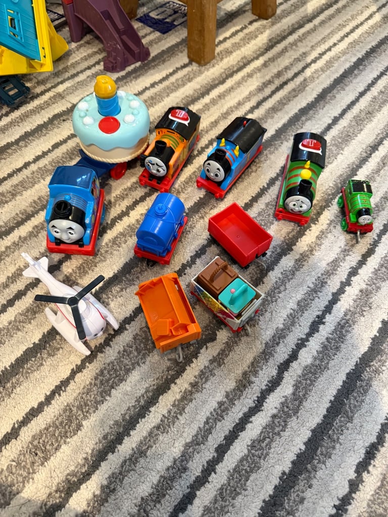 2 Thomas & friends train sets with trains. 