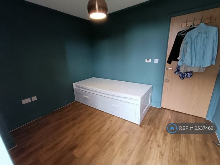 2 bedroom flat in Durant Street, London, E2 (2 bed) (#2537462)