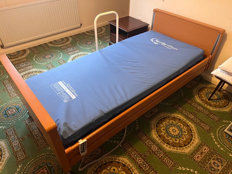 Adjustable bed 