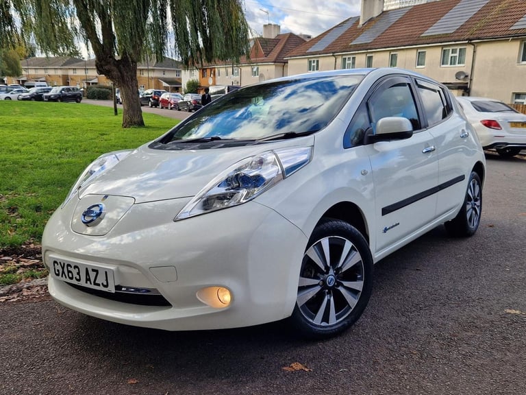 2013 Nissan Leaf 24kWh Tekna Auto 5dr HATCHBACK Electric Automatic