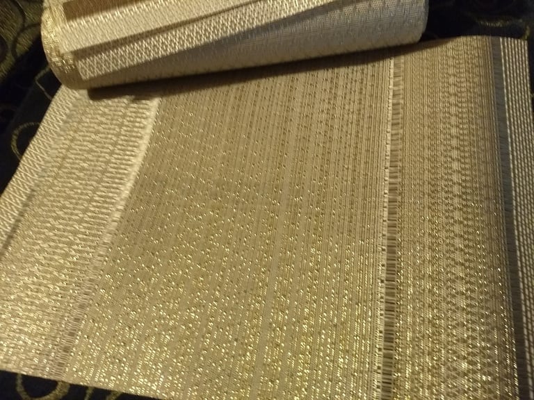 image for 4 large place mats. Glistening opulence gold.