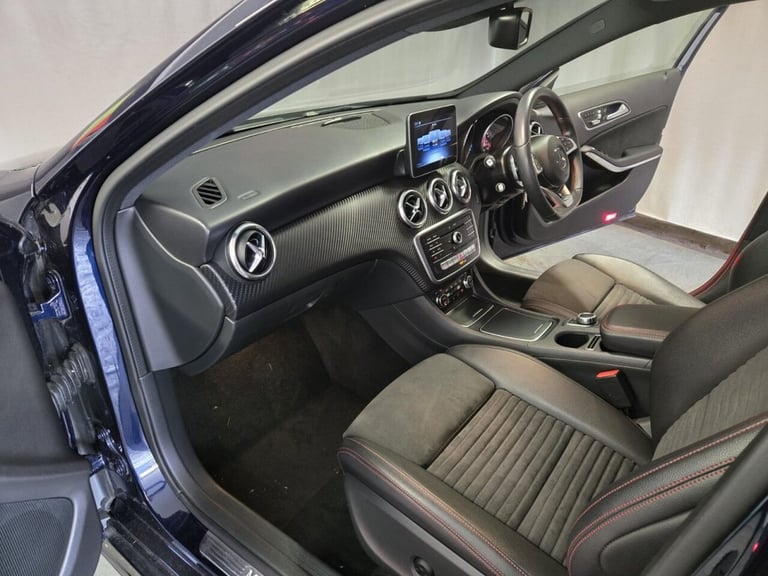 2017 Mercedes-Benz A-Class 2.1 A200d AMG Line (Premium Plus) Hatchback 5dr Diesel 7G-DCT Euro 6 (...