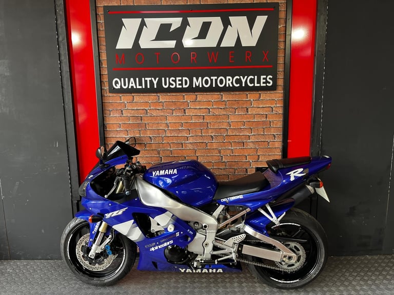 Yamaha YZF R1 5JJ LOVLEY CLEAN EXAMPLE