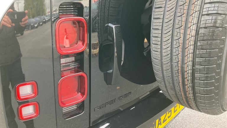2025 Land Rover Defender 3.0 D250 X-Dynamic HSE 110 5dr Auto Diesel Estate Estate Diesel Automatic