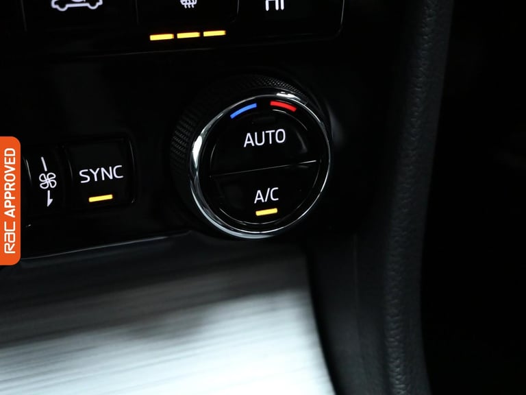 2020 Skoda Superb 2.0 TDI SE Technology Estate 5dr Diesel DSG Euro 6 (s/s) (150 ps) Estate DIESEL...