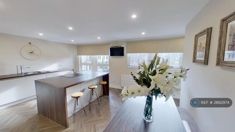 3 bedroom flat in Cavalry Park Drive, Edinburgh, EH15 (3 bed) (#2662974)