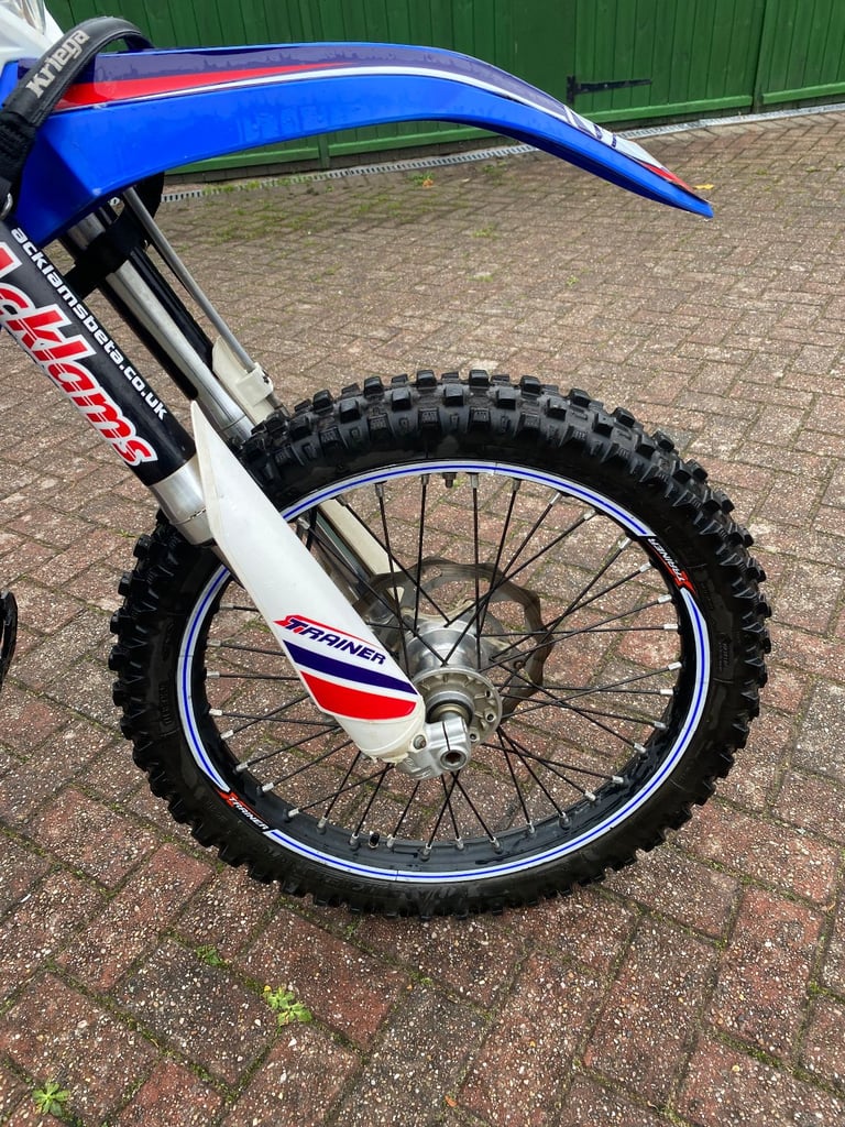Beta, X TRAINER, 2020, 293 (cc)