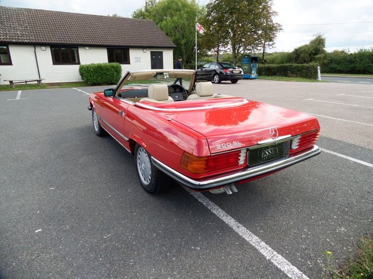 1988 Mercedes-Benz SL 3l 2d  AUTO  188 BHP Convertible Petrol Automatic