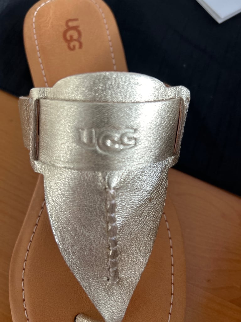  New UGG ladies sandals