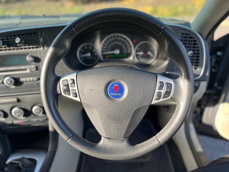 Saab 9-3 2.0T Vector 4dr Petrol Manual - Image 6