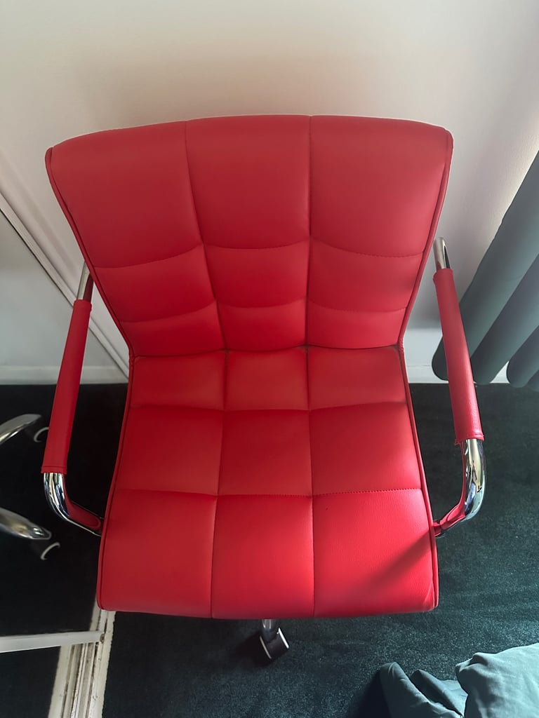 Red retro style desk/office chair