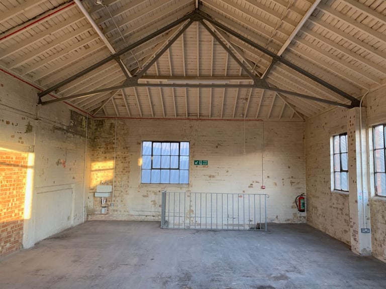 Creative / Artist / Studios / Office workspace to rent - Park Royal West London