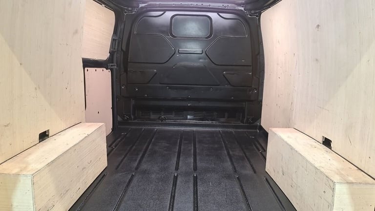 FORD TRANSIT CUSTOM 2.0 300 ECOBLUE LIMITED P/V L1 H1 130 BHP SWB DIESEL
