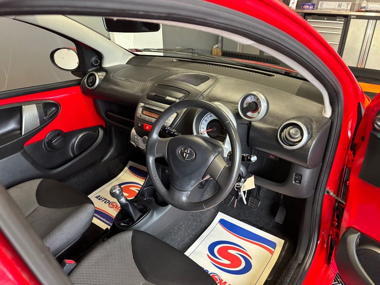 2014 Toyota AYGO 1.0 VVT-i Move with Style 5dr HATCHBACK Petrol Manual