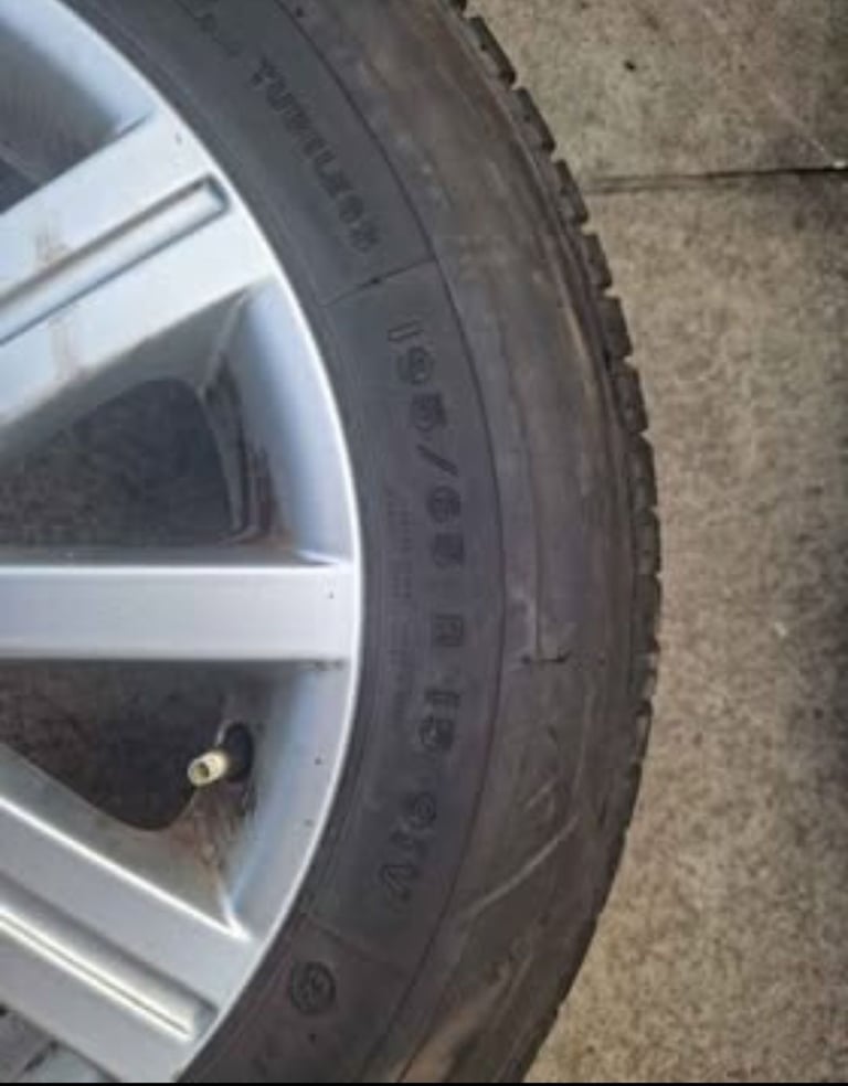 VW Golf alloy wheels