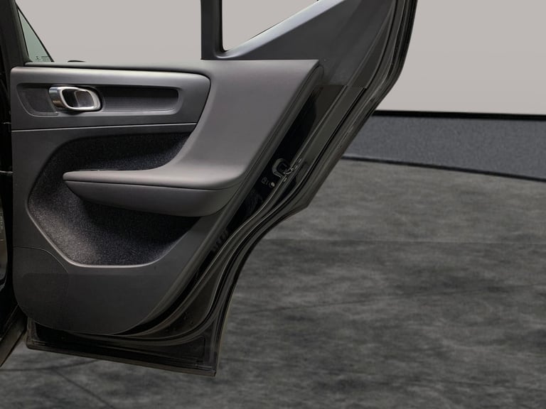 2020 Volvo XC40 2.0 T5 Inscription SUV 5dr Petrol Auto AWD Euro 6 (s/s) (247 ps) - INTELLIS Suv P...