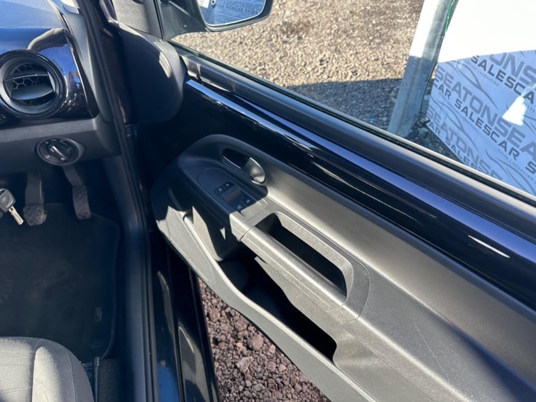 VOLKSWAGEN UP 1.0 Move up! 2015