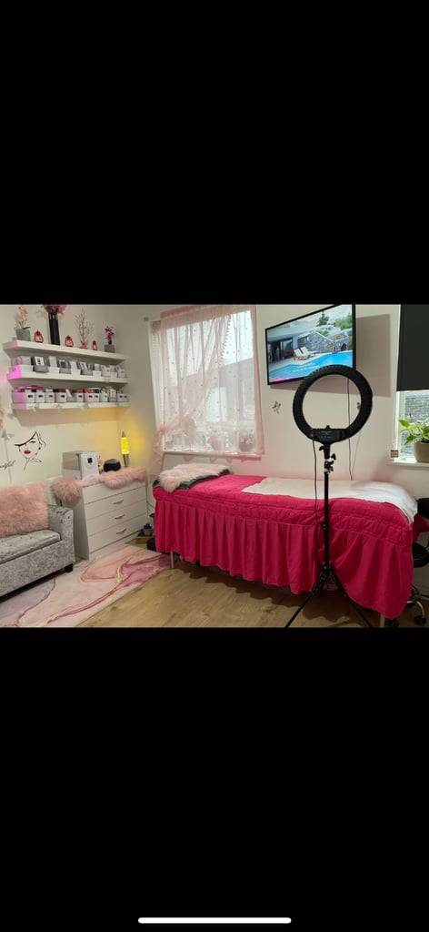 Beauty salon to rent 