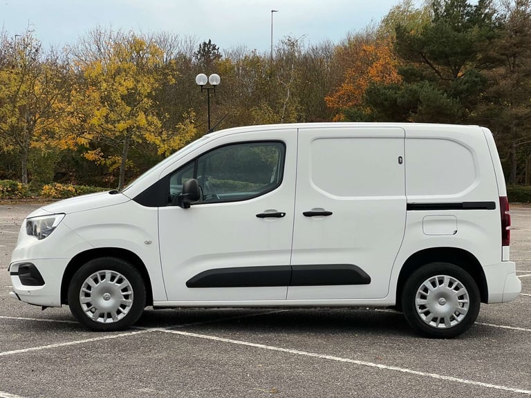2020 Vauxhall Combo 1.5 Combo 2000 Sportive S/S Panel Van Diesel Manual
