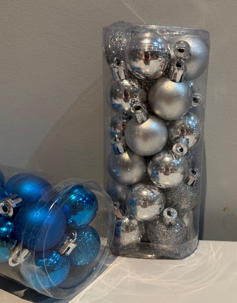 24 piece baubles blue & silver 