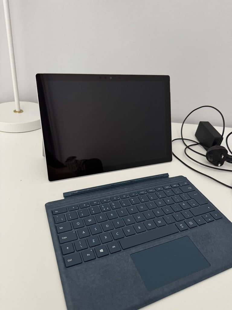 Microsoft Surface Pro 6 – i5 / 8GB / 256GB SSD 