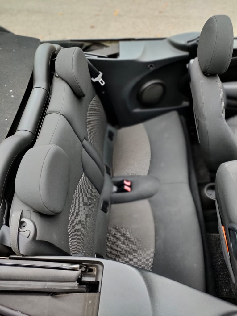 Mini, CONVERTIBLE, Convertible, 2010, Manual, 1598 (cc), 2 doors