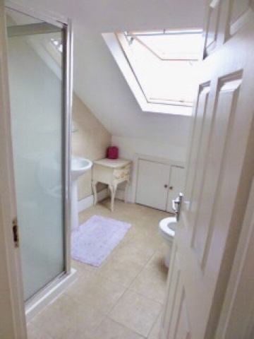 Room with single bed in Fulham
