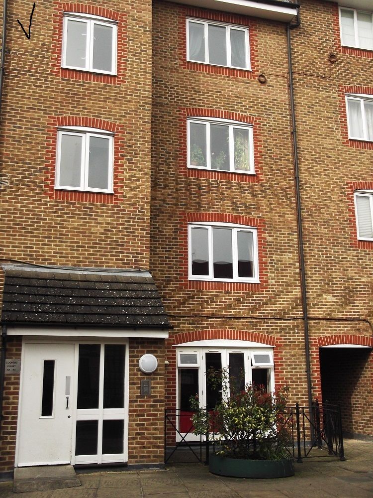 West London Acton, W3 two bedroom, 2nd floor flat in a purpose built gated court