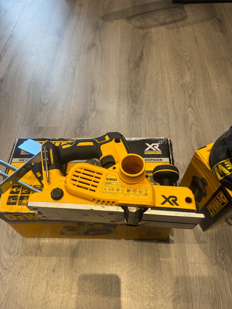 DEWALT 18v planer 