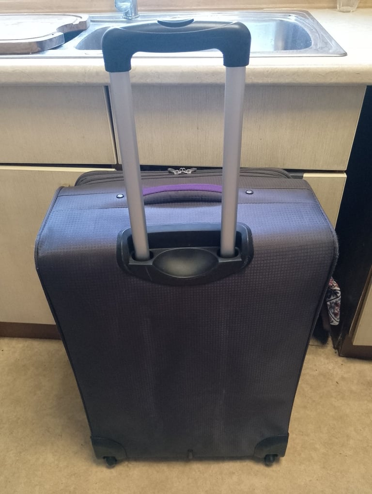 Large Grey 2 Wheel Suitcase - 73 x 47 x 28cm