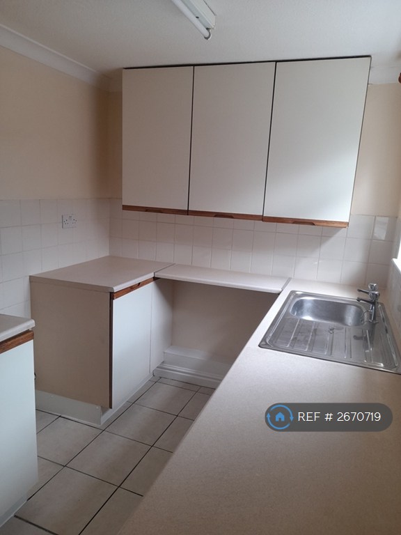 2 bedroom flat in Union Road, Thorne, DN8 (2 bed) (#2670719)