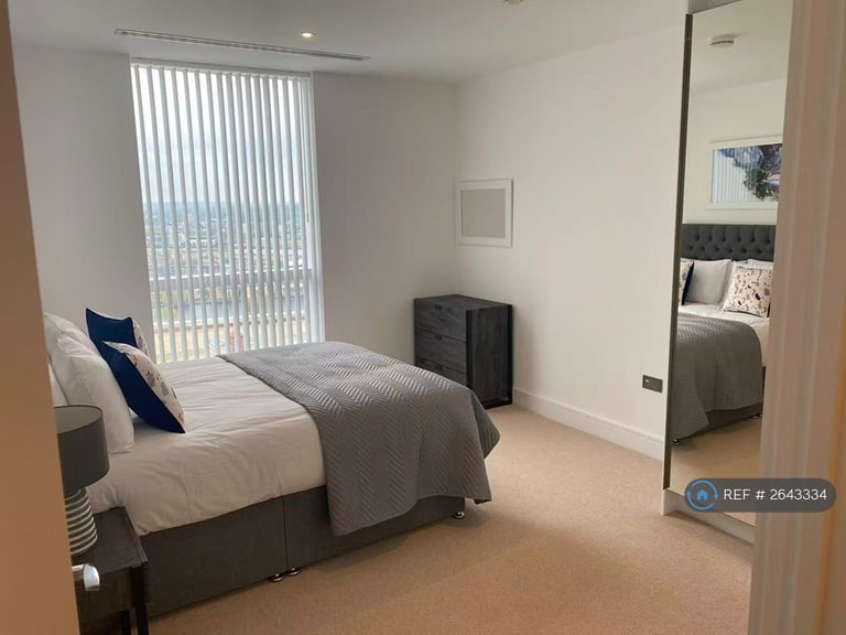 2 bedroom flat in Maine Tower, London, E14 (2 bed) (#2643334)