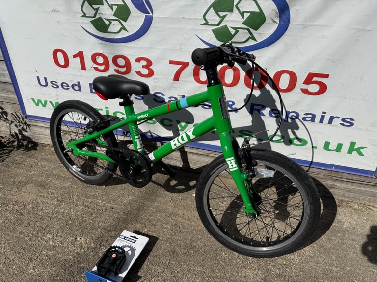 Hoy Bonaly 16” Wheel Boys Bike. Night Light Weight Bike. Serviced