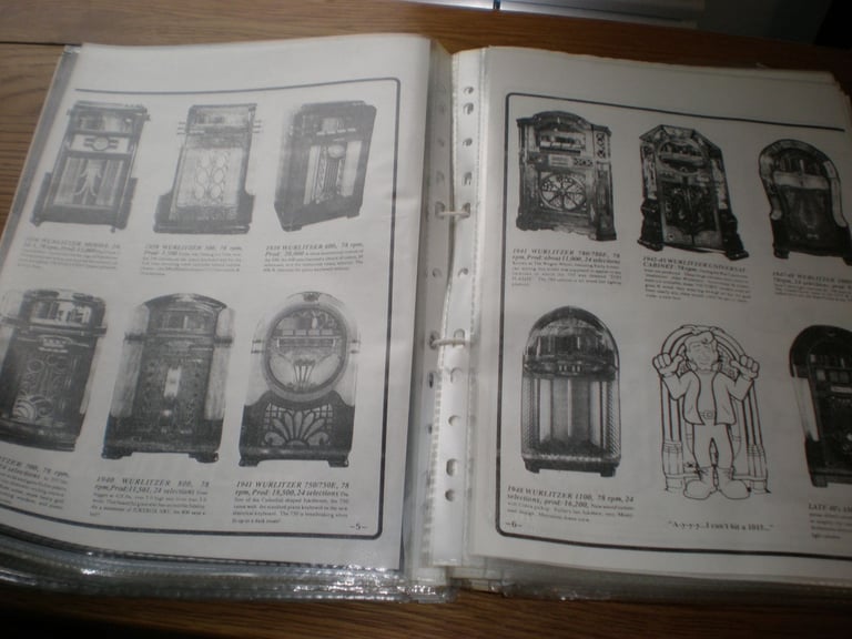 Jukebox reference  selection pages lots of pictures, of more or less every jukebox ever made.