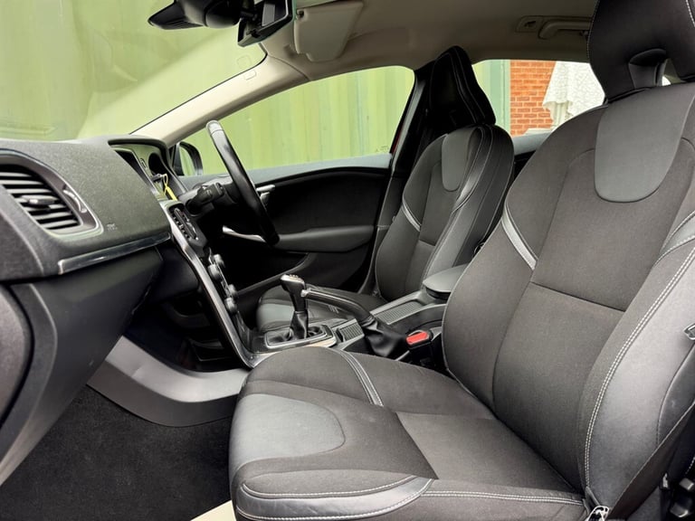 2016 Volvo V40 2.0 D2 Momentum Nav Plus Hatchback 5dr Diesel Manual Euro 6 (s/s) (120 ps) Hatchba...