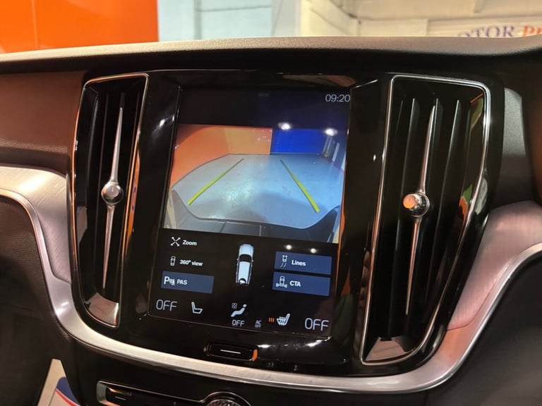 2019 19 VOLVO V60 CROSS COUNTRY 2.0 D4 PLUS ESTATE 5DR DIESEL AUTO AWD EURO 6 (S