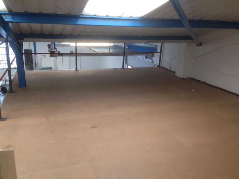 mezzanine floor 9 x 3