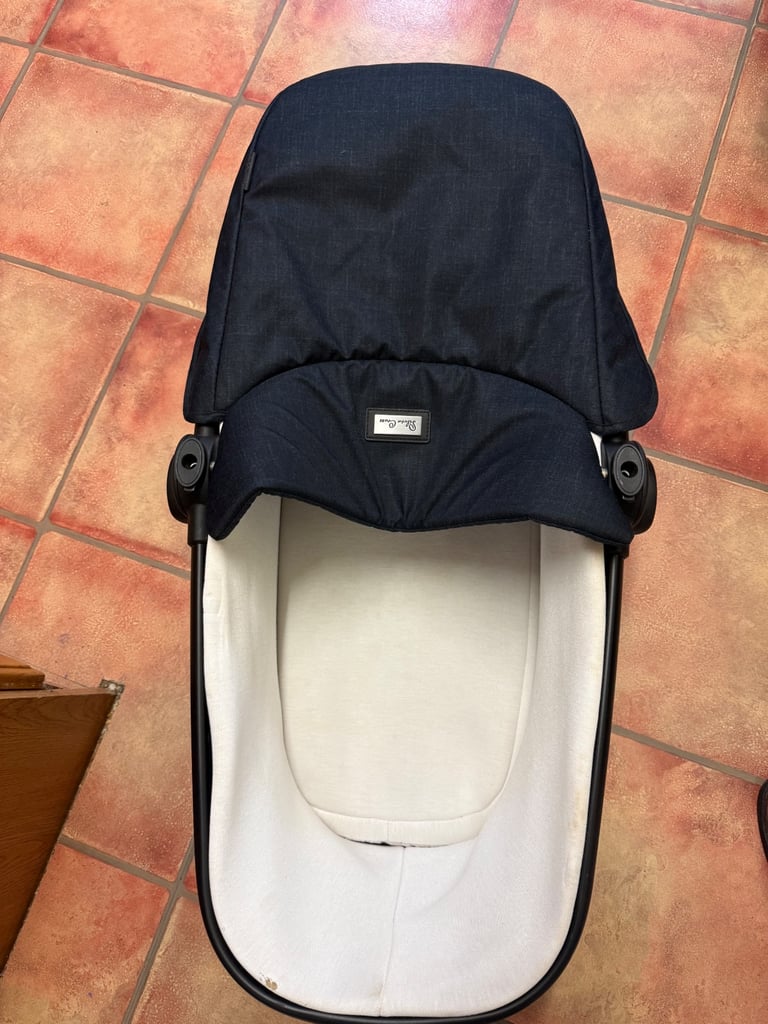 Silver cross baby carrycot
