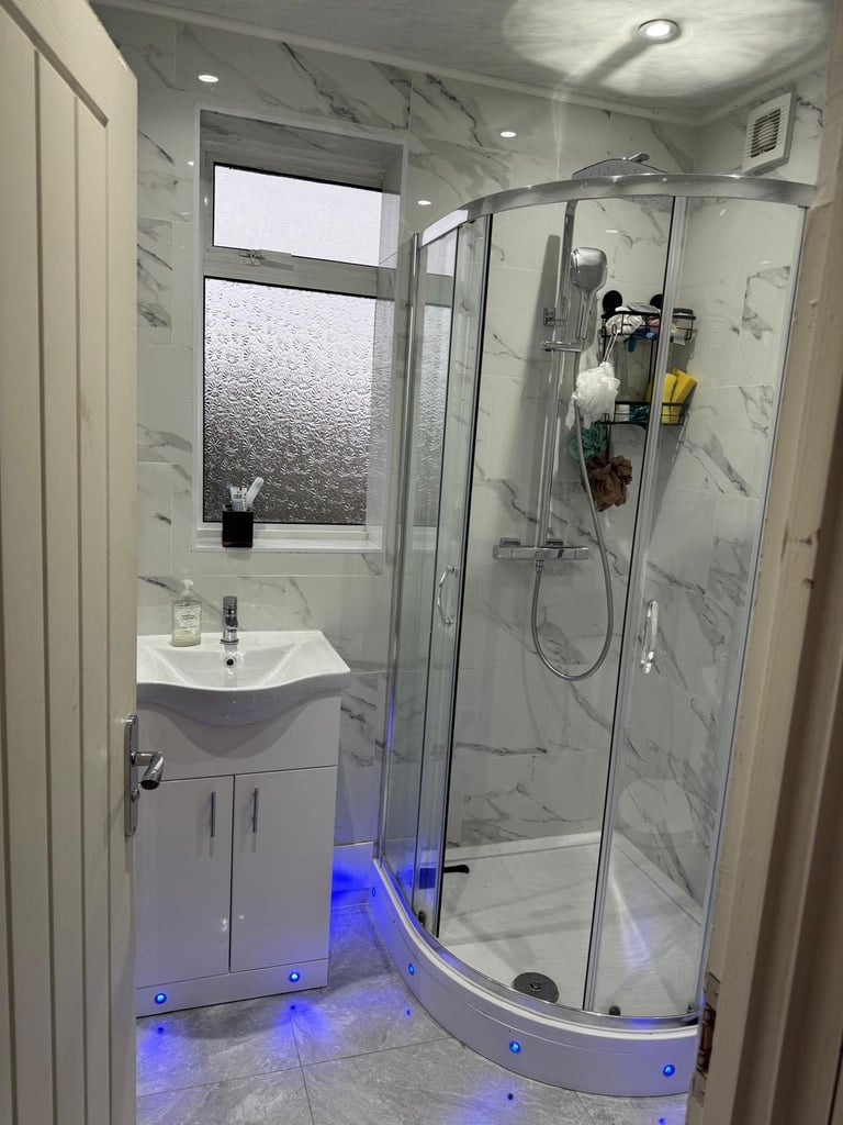 DOUBLE ROOM FOR RENT IN SOUTH OCKENDON AREA