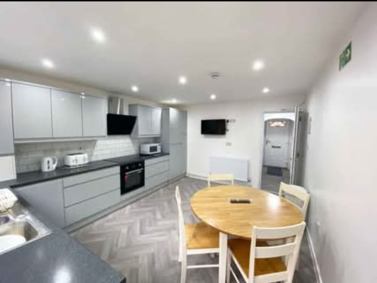 Universal Credit, PIP, DSS ROOMS Ladywood 