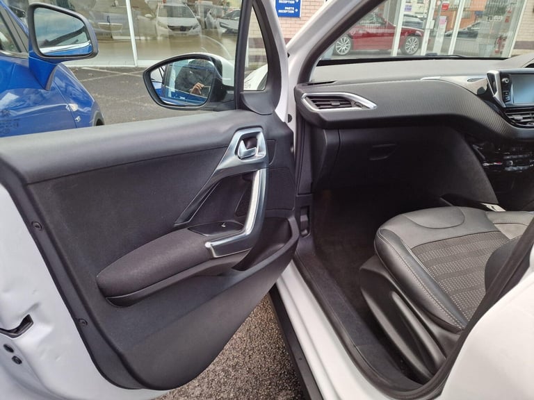 2018 Peugeot 2008 1.6 BlueHDi Allure Euro 6 (s/s) 5dr HATCHBACK Diesel Manual
