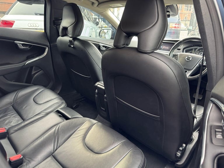 2018 Volvo V40 2.0 D2 Momentum Nav Plus Auto Euro 6 (s/s) 5dr Hatchback Diesel Automatic