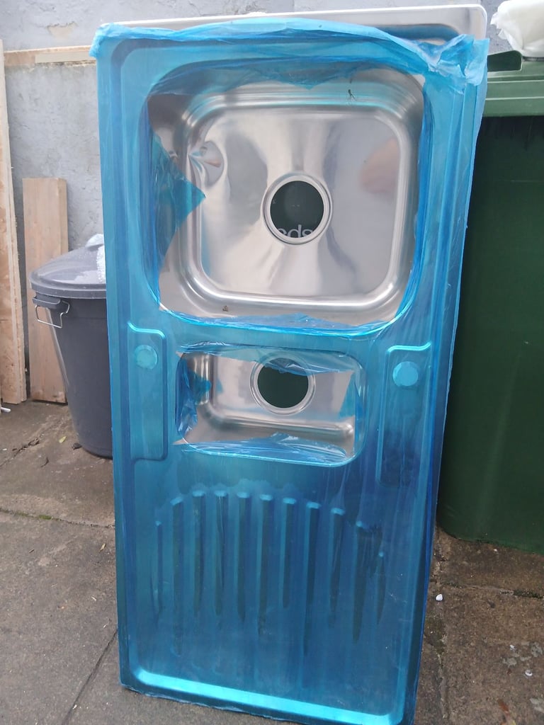 Kitchen sink 1 1/2 bowl bray new 