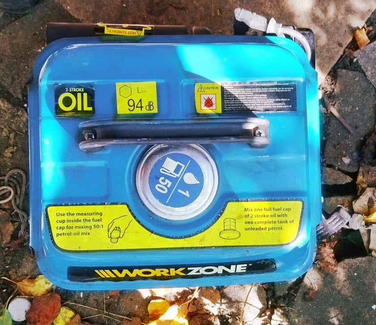 Workzone 2-stroke generator